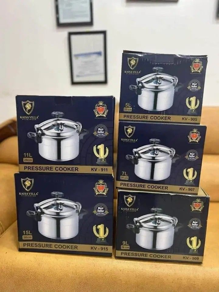 Pressure Cooker (Category: Cookware & Accessories) located in Makati City. Submitted by oideme (Listing ID 1416151534, Image 2). Description: 1300 （3 L ） 1500 （5 L ） 1700 （7 L ） 2000 （9 L ） 2400 （11 L ） 2800 （15 L ） .