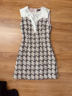 (Category: ) located in . Submitted by clairingcloset (Listing ID 1416072085, Image 1). Description: .