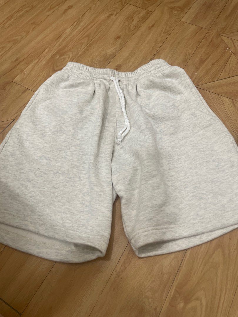 Shrewd Acid cream Sweat Shorts (Category: Shorts) located in Manila. Submitted by kokocrunchmuncher (Listing ID 1416140013, Image 1). Description: - Grey sweat shorts -never used - Drawstring waist - Small logo detail - Back pocket included - Soft, comfortable material - Great for casual wear and lounging.
