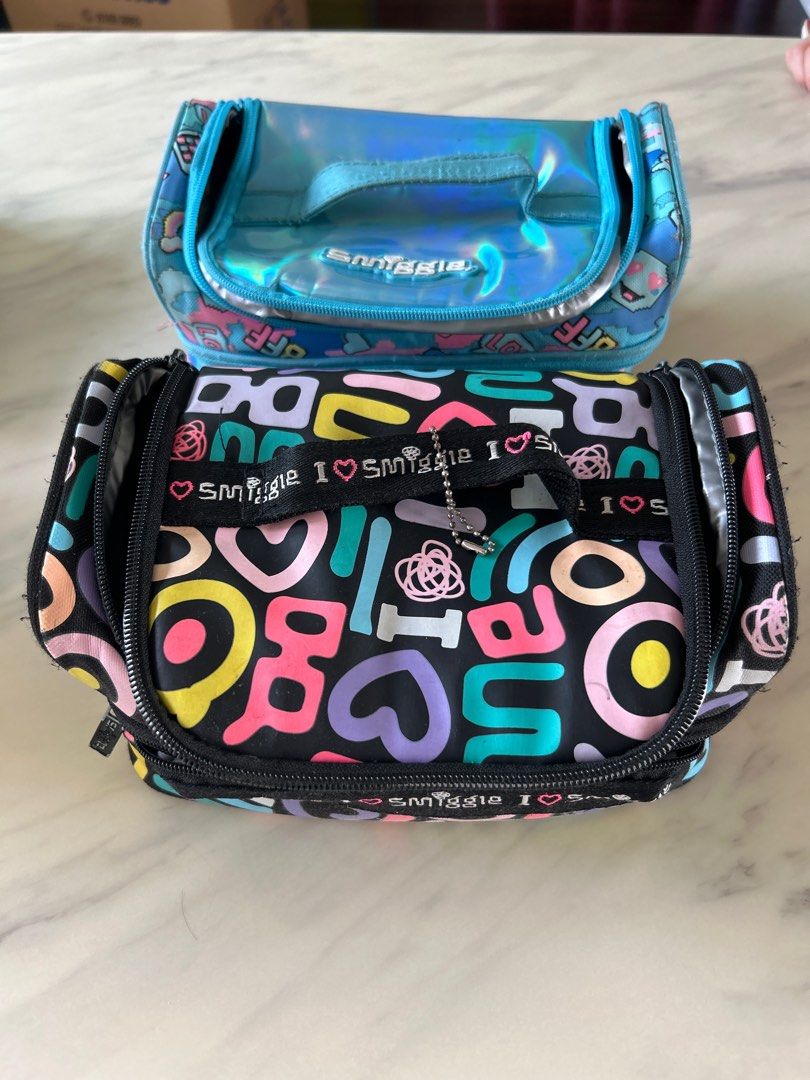 Smiggle Lunch Boxes (Category: Stationery & School Supplies) located in Singapore. Submitted by yeeeng (Listing ID 1416017256, Image 1). Description: $3 each, $5 for both.