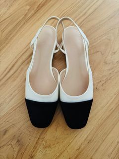 (Category: ) located in . Submitted by clairingcloset (Listing ID 1416099019, Image 1). Description: .