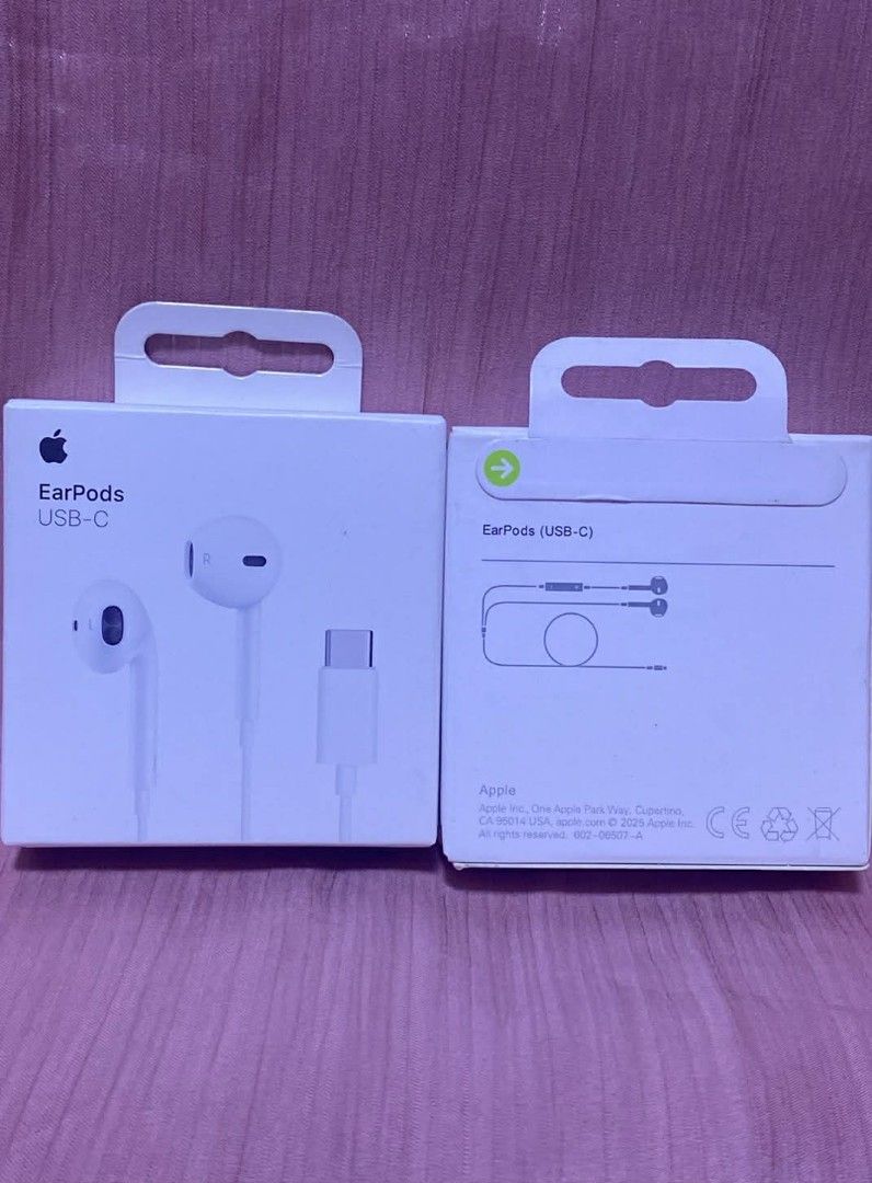 (USB-C) earpods (Category: Headphones & Headsets) located in Manila. Submitted by pricious (Listing ID 1416150508, Image 1). Description: .