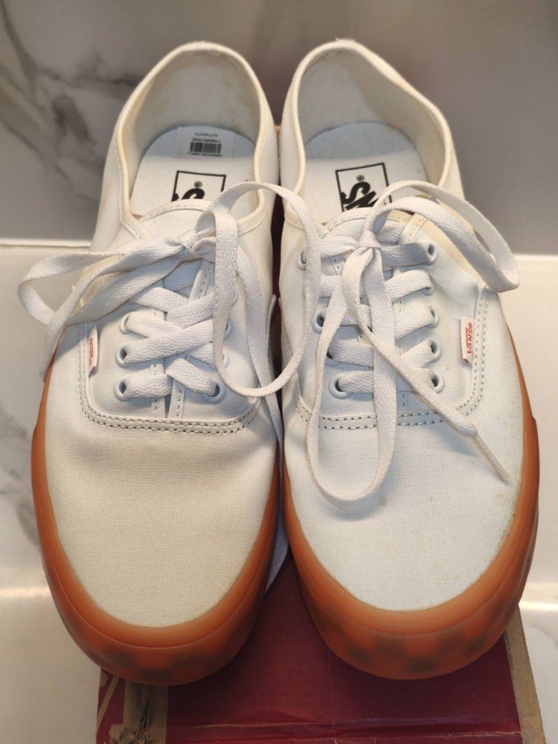 Vans Authentic Gumsole (Category: Sneakers) located in Taguig. Submitted by declutterme12 (Listing ID 1416024353, Image 3). Description: - White Vans Authentic shoes - Gum soles - Includes original box - White laces - Vans logo on the side - Brown checkerboard soles meetup pm agad .