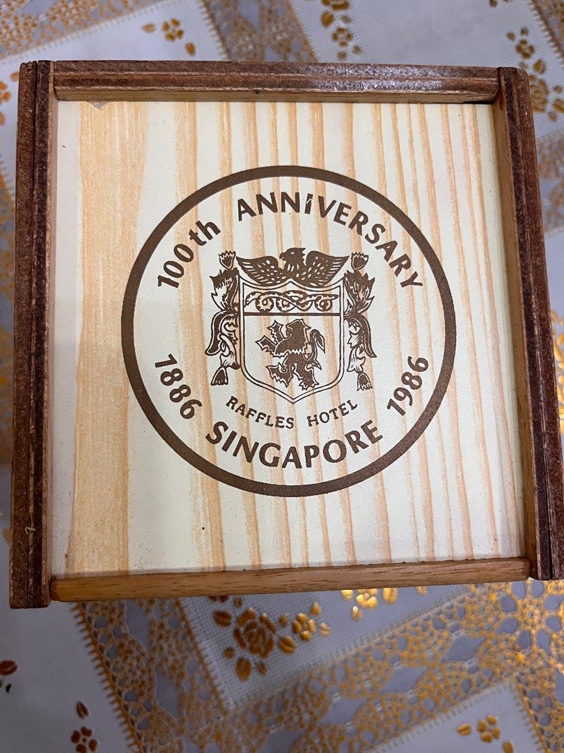 Vintage Raffles Hotel Centennial Trinket Box (Category: Vintage Collectibles) located in Malabon City. Submitted by twinklevir (Listing ID 1416043316, Image 2). Description: This is a Vintage Raffles Hotel Trinket Box made by Ming Village Pottery, Singapore. It was produced as a souvenir to celebrate the Hotel’s 100 Anniversary in 1986. See last picture for price reference..
