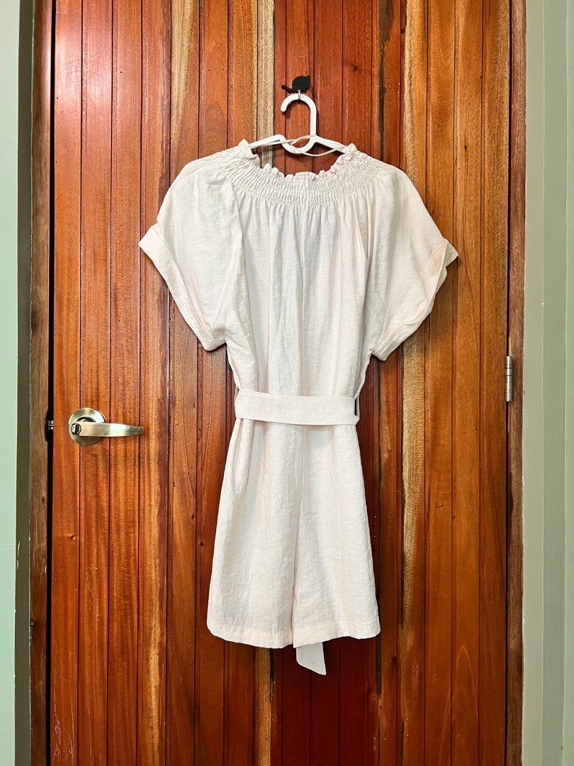 Zara Belted Playsuit XS (Category: Rompers) located in Marikina City. Submitted by plune (Listing ID 1416041695, Image 2). Description: Zara belted playsuit, size XS. V-neck, short sleeves. Includes belt. Minor stain on belt..