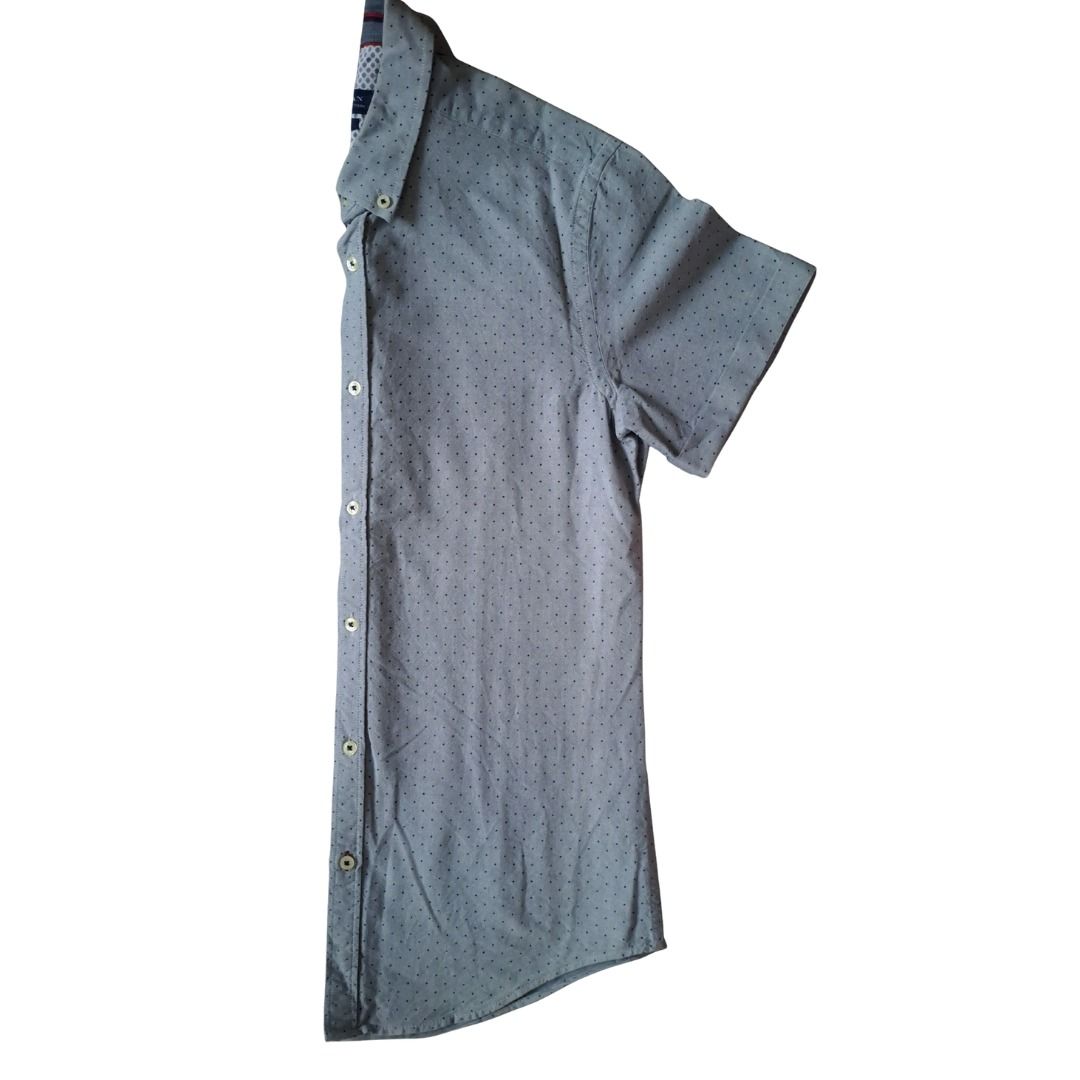 ZARA MAN Dotted Short-Sleeve Polo (Category: Tshirts & Polo Shirts ) located in Santa Rosa. Submitted by only.pants (Listing ID 1416161583, Image 3). Description: ✅ YOURS FOR ₱250 Brand: Zara Man Style: Dotted Short-Sleeve Polo Size: Small Dimensions: L 27" / W 17" / S 8" Condition: Like New RFS: Decluttering 📍 Location: Sta. Rosa, Laguna 🚚 Shipping/Meetup: J&T, LBC, Lalamove, or Meetup within Sta. Rosa.