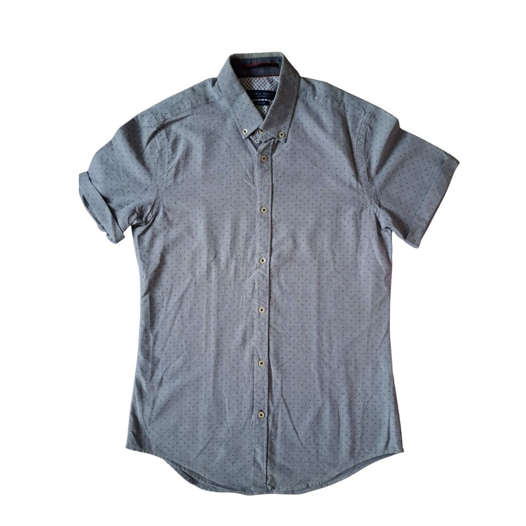 ZARA MAN Dotted Short-Sleeve Polo (Category: Tshirts & Polo Shirts ) located in Santa Rosa. Submitted by only.pants (Listing ID 1416161583, Image 1). Description: ✅ YOURS FOR ₱250 Brand: Zara Man Style: Dotted Short-Sleeve Polo Size: Small Dimensions: L 27" / W 17" / S 8" Condition: Like New RFS: Decluttering 📍 Location: Sta. Rosa, Laguna 🚚 Shipping/Meetup: J&T, LBC, Lalamove, or Meetup within Sta. Rosa.