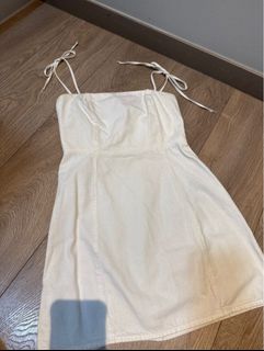 (Category: ) located in . Submitted by creamclothes (Listing ID 1416196971, Image 1). Description: .