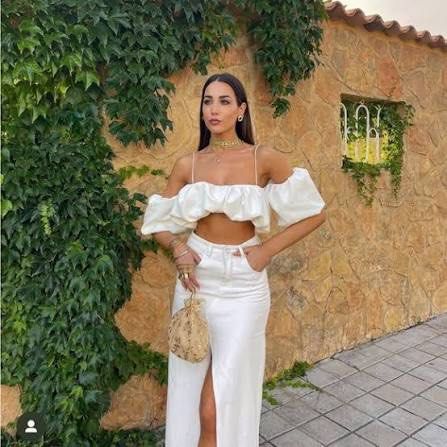 zara white puff sleeves voluminous bubble crop top (Category: Sleeveless) located in Mandaluyong City. Submitted by everythin.must.go (Listing ID 1416115189, Image 3). Description: .