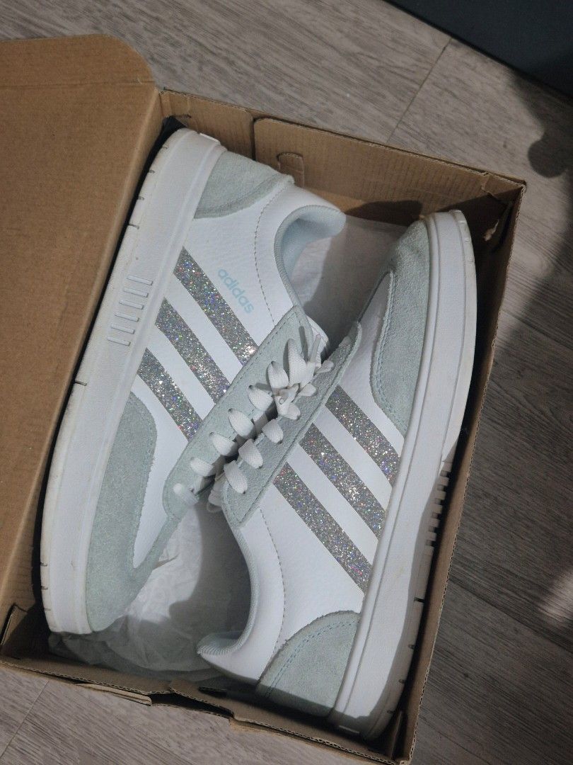 Adidas Gradas Womens Size 7 (Category: Sneakers) located in Muntinlupa City. Submitted by stepmana (Listing ID 1416275259, Image 2). Description: - Adidas Gradas sneakers - Cloudfoam comfort insole - Includes original box - Size: US 7, UK 5 1/2, EUR 38 2/3, CM 240 - Minimal dirt on shoelace - RFS: Decluttering - MOP: GCash - Delivery: Lalamove/Grab/J&T c/o buyer.