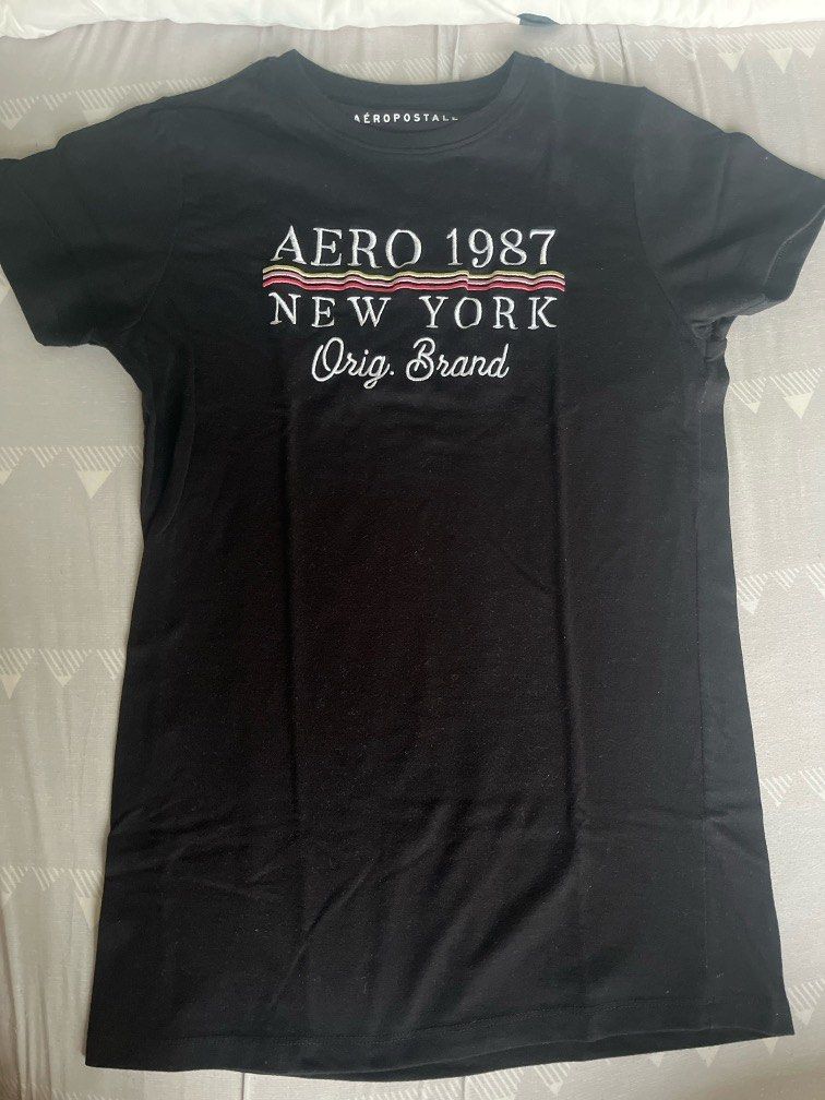 AERO SHIRT WOMENS SIZE M (Category: Shirts) located in Santa Rosa. Submitted by Miss.MD (Listing ID 1416322552, Image 1). Description: Length: 26in Width: 17in RFS decluttering.