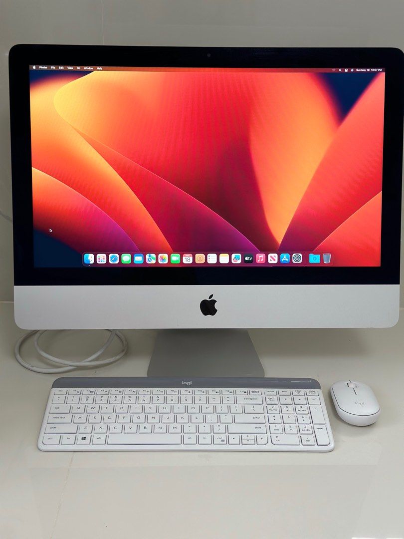 Apple iMac 21.5-inch (2017) (Category: Desktops) located in Cavite. Submitted by legitseller.gadget (Listing ID 1416296483, Image 1). Description: 🔴SELLING: iMac 2017 ₱18k ✅21.5 inch ✅Processor: 2.3 GHz Dual-Core Intel Core i5 ✅Memory: 8GB DDR4 2133mhz ✅macOS: Ventura 13.7.2 ✅Storage: 1 TB HDD ✅Graphics: Intel Iris Plus Graphics 640 1536 MB ☑️with keyboard ☑️with mouse ❤️Student ❤️Office ➡️Delivery via LBC or via Lalamove ➡️Meet Up.
