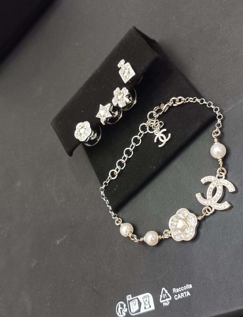 10.10 Sale Chanel Bracelet (Category: Luxury Accessories) located in Paranaque City. Submitted by par18 (Listing ID 1416362811, Image 2). Description: .