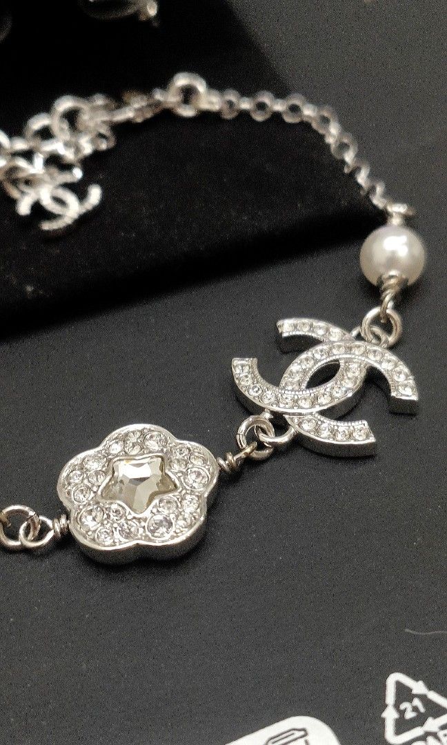 10.10 Sale Chanel Bracelet (Category: Luxury Accessories) located in Paranaque City. Submitted by par18 (Listing ID 1416362811, Image 3). Description: .