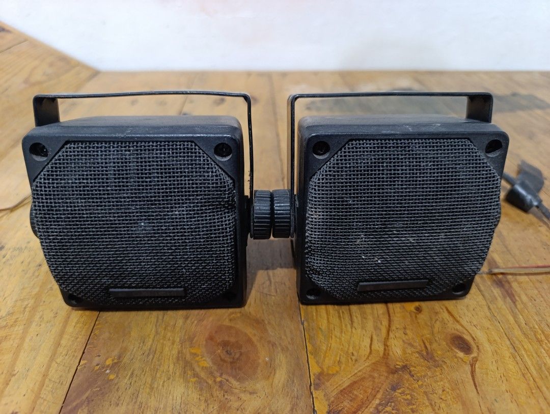 Daiichi Vintage Speakers with Mounting Brackets (Category: Soundbars, Speakers & Amplifiers) located in Quezon City. Submitted by yourstruly2018 (Listing ID 1416276528, Image 2). Description: - Black speakers with mesh covers - Includes mounting brackets - Features a connecting mechanism - Pre-attached wires for easy setup - Suitable for various audio setups - Speakers in good working condition.
