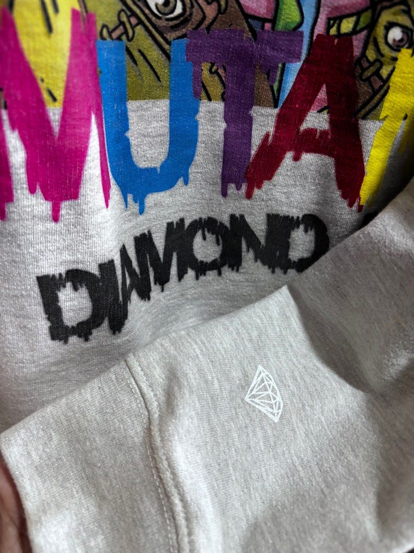 Diamond Supply Co. Mutant Diamond Ape Sweatshirt - Large (Category: Coats, Jackets and Outerwear) located in Manila. Submitted by janetforol (Listing ID 1416376748, Image 2). Description: Diamond Supply Co. Mutant Diamond Biker Ape Crewneck in grey. LOCATION: Western Bicutan, Taguig City MOP: GCash ISSUE: none Shipping Delivery will be shouldered by the buyer.