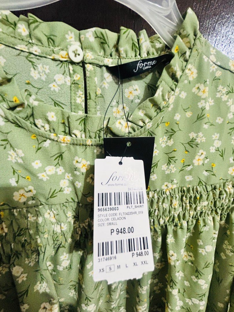 ForMe green floral smocked blouse (Category: Blouses) located in San Mateo. Submitted by purewind_599dea (Listing ID 1416412045, Image 3). Description: Brand new, Never worn, with tag Rfs: declutter mop: gcash, maya, bpi, security bank.