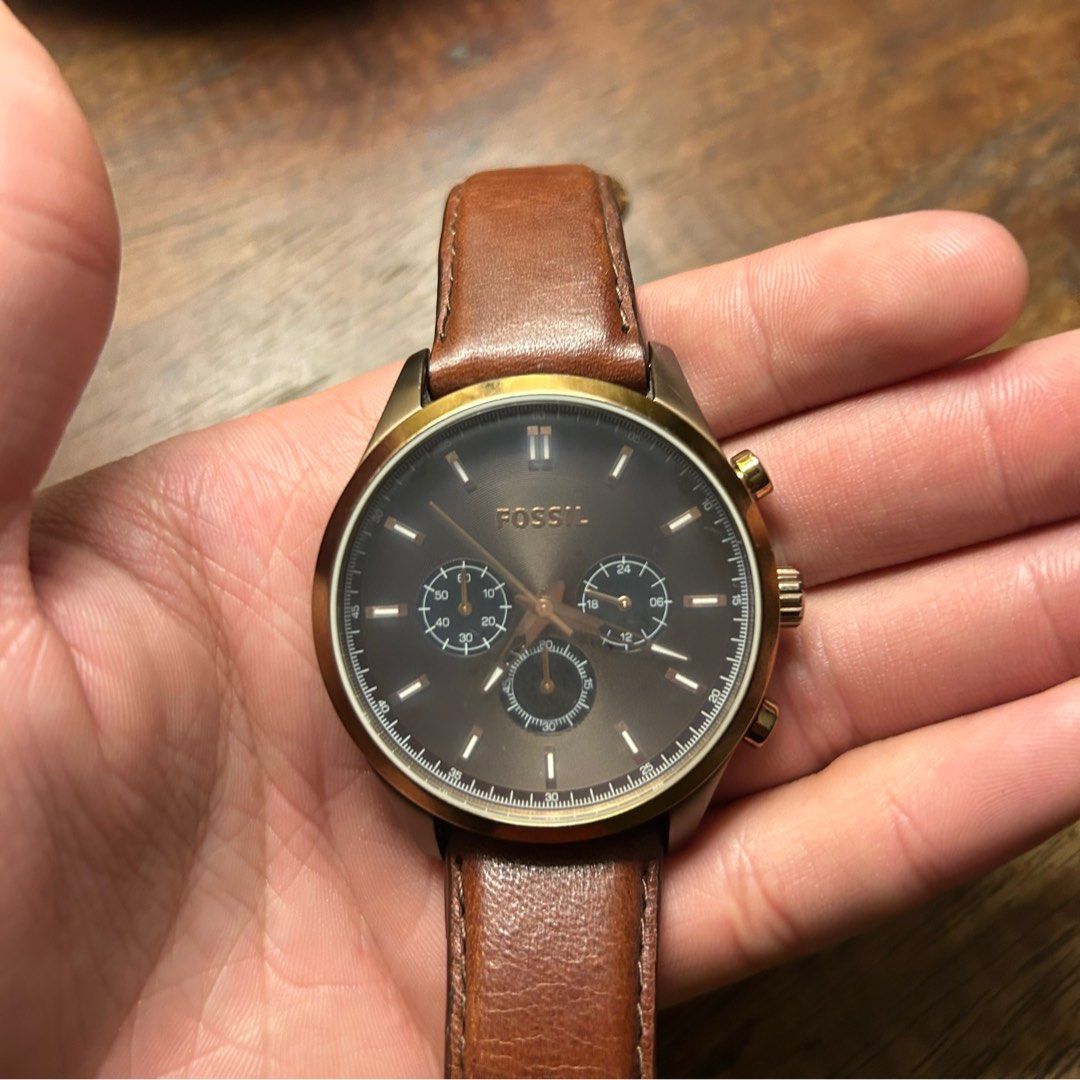 Fossil Leather watch FS4632 (Category: Men's Watches) located in Dasmarinas. Submitted by enzovills (Listing ID 1416413725, Image 2). Description: Designer Fossil Leather Chronograph FS4632 Php 2,000 All working Case diameter 44 Millimetres Band colour Brown Band material type Leather Watch movement type Quartz Item weight 500 Grams watch only no box.