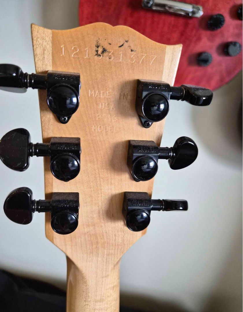Gibson N225 Electric Guitar (Category: Musical Instruments) located in Quezon City. Submitted by moteys (Listing ID 1416316970, Image 3). Description: FOR SALE ‼️ 📍GIBSON N-225 📍85,000 pesos Made in USA Good as New The Gibson N-225 "Natural Vintage Gloss" is a 2013 semi-hollowbody electric guitar featuring a chambered maple body, a '60s SlimTaper maple neck with a rosewood fingerboard, a P-90 neck pickup and a Dirty Fingers+ bridge humbucker wi