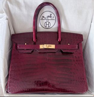 (Category: ) located in . Submitted by luxuryclosets (Listing ID 1416328428, Image 1). Description: .
