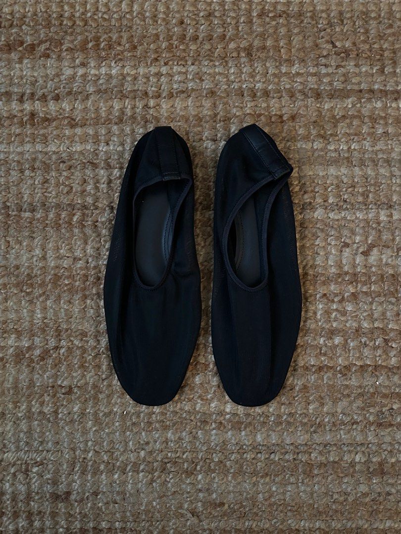 H&M Mesh Flats (The Row alt) (Category: Flats & Sandals) located in Manila. Submitted by mrflyboy (Listing ID 1416292494, Image 2). Description: The Row alternative Mesh Flats from H&M barely used Size 40 Womens .
