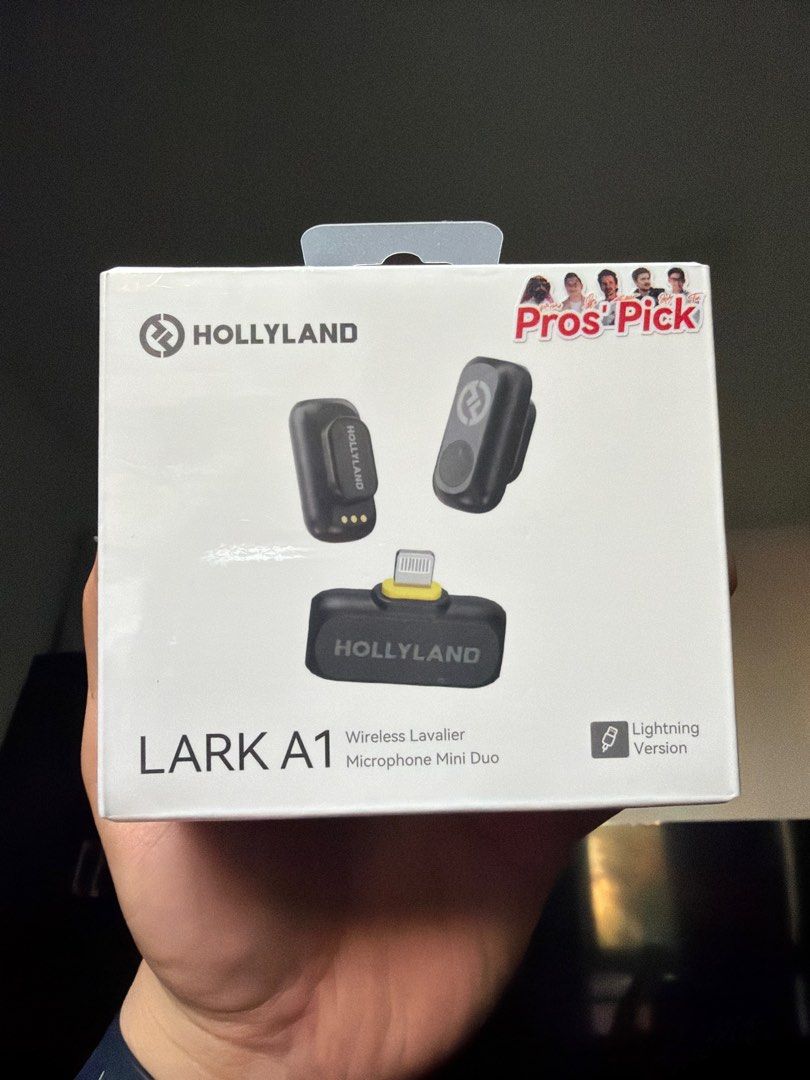 Hollyland Lark A1 Wireless Microphone Mini Duo Lightning Version (for iphone) (Category: Microphones) located in San Juan City. Submitted by delfin.migo (Listing ID 1416320346, Image 1). Description: Hollyland Lark A1 Wireless Lavaliere Microphone Mini Duo. Features include 48kHz/24bit audio, 3-level intelligent noise cancellation, EQ & reverb adjustment, auto-limit clip protection, 9H long duration, magnetic compact design, 656ft/200m range, and