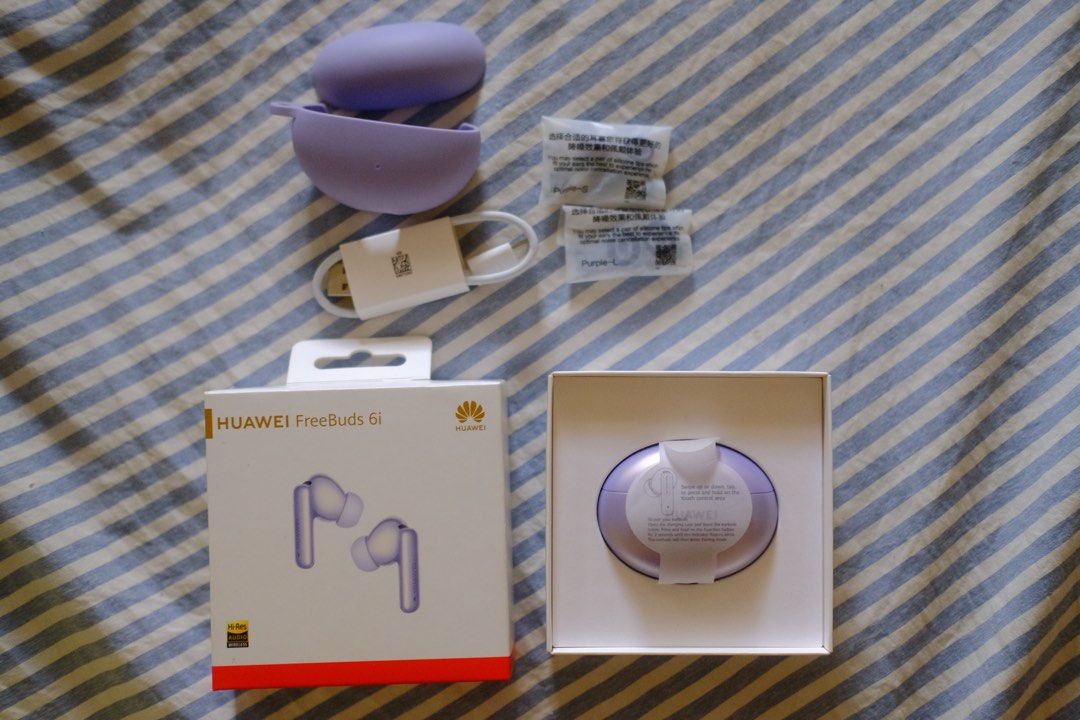 Huawei FreeBuds 6i - Purple (Category: Earphones) located in Manila. Submitted by al.itay (Listing ID 1416243520, Image 2). Description: - Huawei FreeBuds 6i (Purple) - Includes: Earbuds, Charging Case, Charging Cable, Extra Ear Tips, and Box - Color: Light Purple - Condition: used for 1 week only. Upgraded to Airpods .
