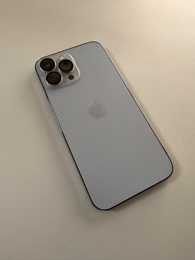 IPHONE 13 Pro Max 256 (Category: iPhone 13 Series) located in Manila. Submitted by nateo_works (Listing ID 1416432653, Image 3). Description: IPHONE 13 PRO MAX (256 GB) Smart only simcard 79% batt health Face ID ✅ True Tone ✅ NTC approved ✅ All working No Issue No history of repair Ios 26.2 Student Owned (Alagang alaga) With Screen Protector With Camera Protection No box ❎ Comes with Original Cord (No adaptor) Check all you want upon meet up .