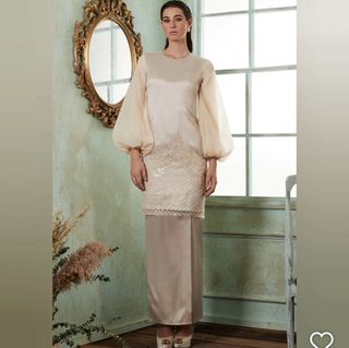 (Category: ) located in . Submitted by alyn_wardrobe (Listing ID 1416234257, Image 1). Description: .