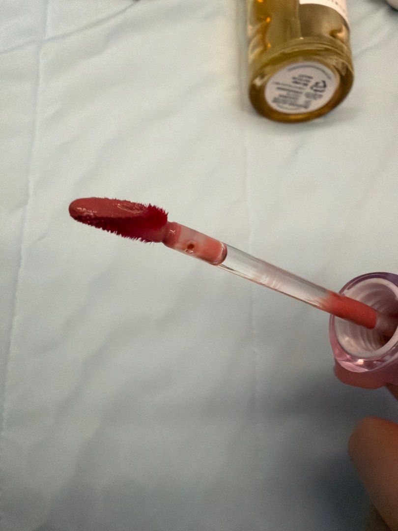Judydoll Tinted Lip Gloss SV04 (Category: Makeup) located in San Fernando. Submitted by allaboutskin (Listing ID 1416300564, Image 3). Description: Lip tint Half remaining No issue.