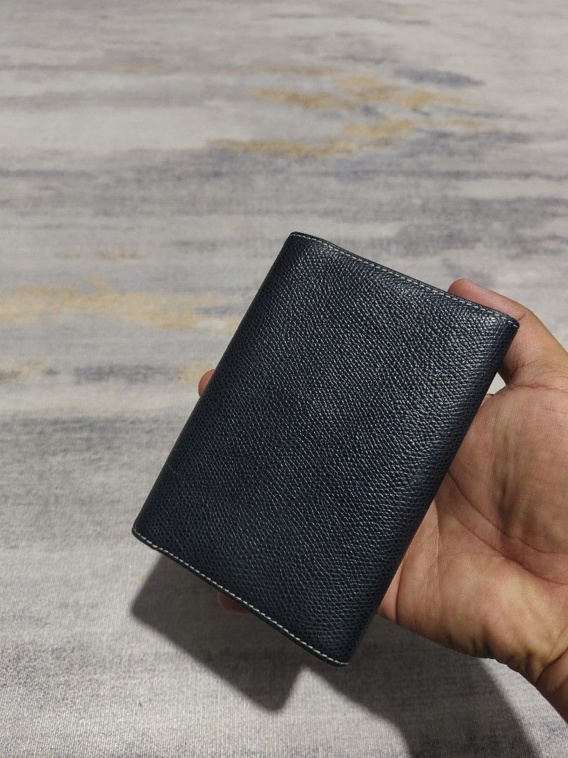 LOEWE TRIFOLD WALLET (Category: Luxury Bags & Wallets) located in Baguio. Submitted by igorotak.111.taraki.com (Listing ID 1416343348, Image 2). Description: FS LOEWE LEATHER TRIFOLD WALLET MADE IN SPAIN V.GOOD CONDITION NO ISSUES SOLID NITO ♥️ BOTH UNISEX.