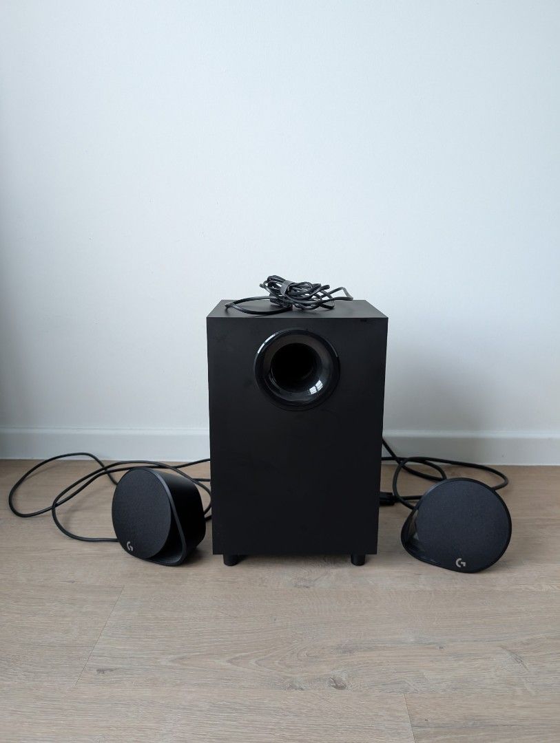 Logitech G560 LIGHTSYNC PC Gaming Speakers65561061671681112