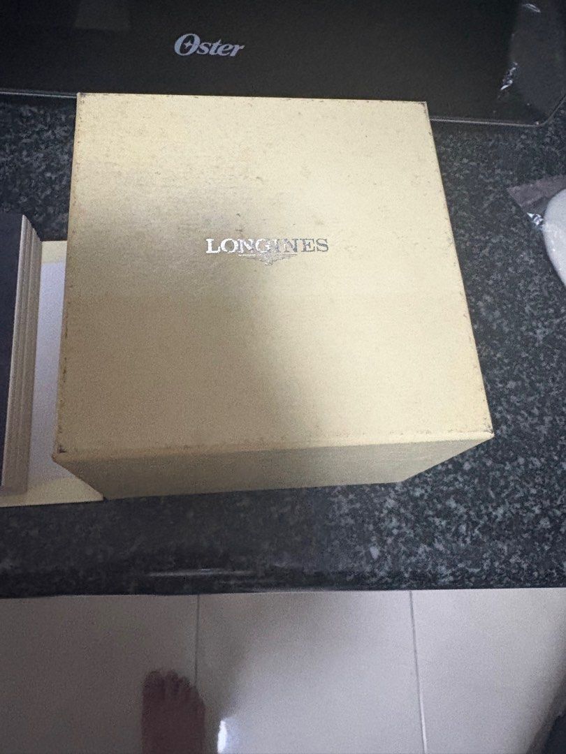 Longines Swiss Automatic Diver Watch (Category: Luxury Watches) located in Paranaque City. Submitted by ace1978 (Listing ID 1416254188, Image 3). Description: A true Swiss-made timepiece built for durability ⏱ Brand: Longines 🇨🇭 Movement: Automatic (Swiss) 🌊 Water Resistance: 300 meters / 30 bar (Diver-rated) 📅 Date Window: At 3 o’clock 🔩 Case & Bracelet: Stainless steel ⚫ Dial: Black with luminous markers & hands 🌀 Bezel: Unidirectional di