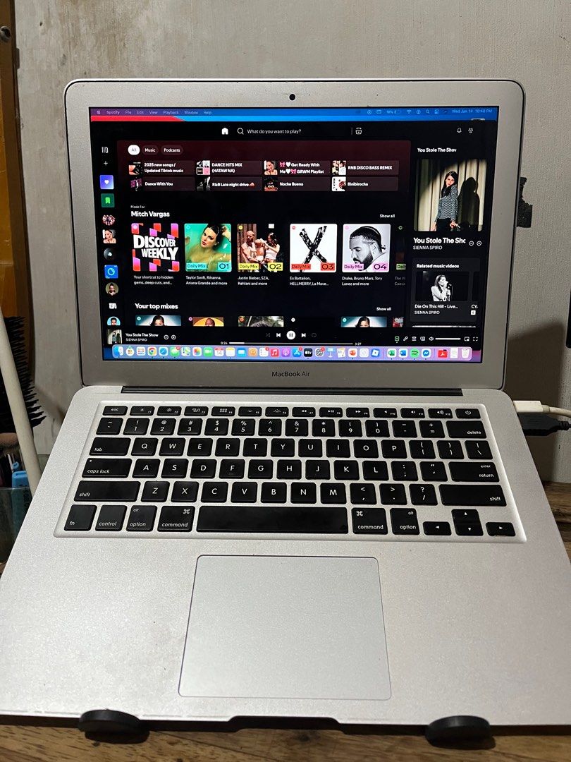 MacBook Air 13-inch (Early 2015) (Category: Laptops & Notebooks) located in Las Pinas. Submitted by michangg (Listing ID 1416299441, Image 3). Description: (MacBook Air 13-Inch 2015) Processor 2.2 GHz Dual-Core Intel Core i5 Memory 8 GB 1600 MHz DDR Storage 256 GB SSD Capacity Graphics Intel HD Graphics 6000 1536 MB 13.3-Inch (1440x900) Built-in Display Condition Normal Mac OS BigSur 100% Good Condition 97% Smoothness/ Minor Dent No History of Re