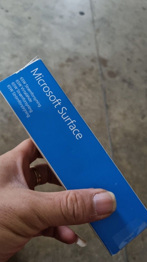 Microsoft Surface 65W Power Supply406068698442649601