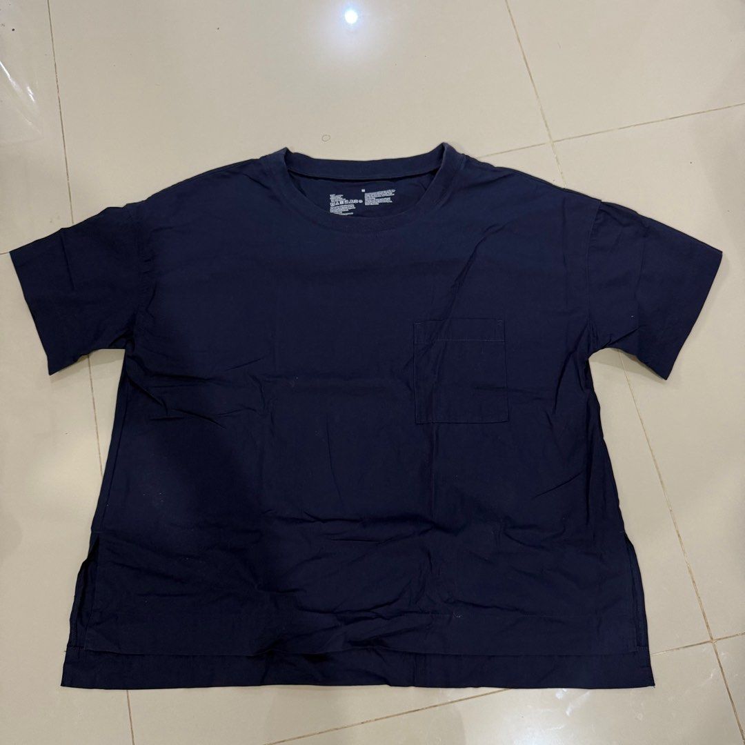 MUJI Pocket Tee (Category: Shirts) located in Angeles City. Submitted by percydlr (Listing ID 1416258366, Image 1). Description: MUJI Pocket Tee Navy Blue Like new M on tag Can fit M-L frame 10/10 color rate.