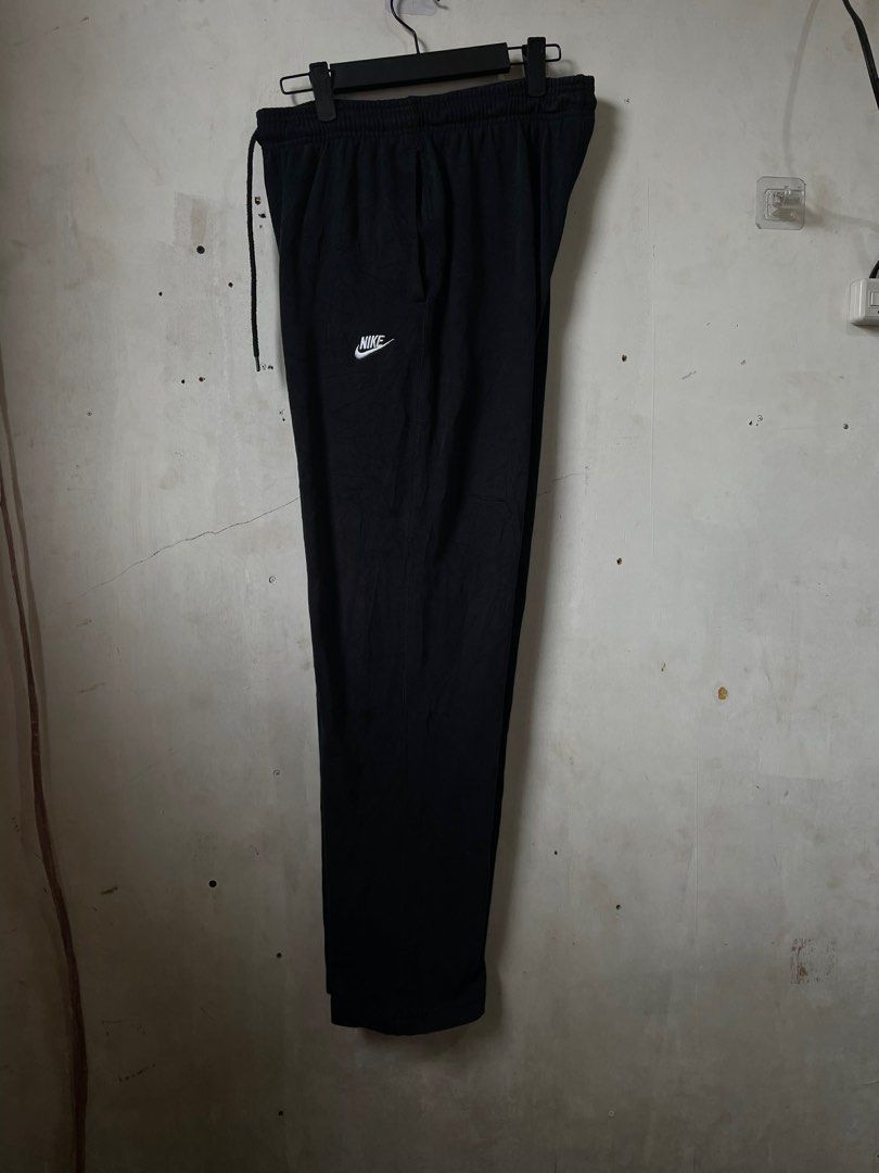 Nike club fleece pants (Category: Joggers) located in Rizal. Submitted by streetcycle (Listing ID 1416419781, Image 1). Description: .