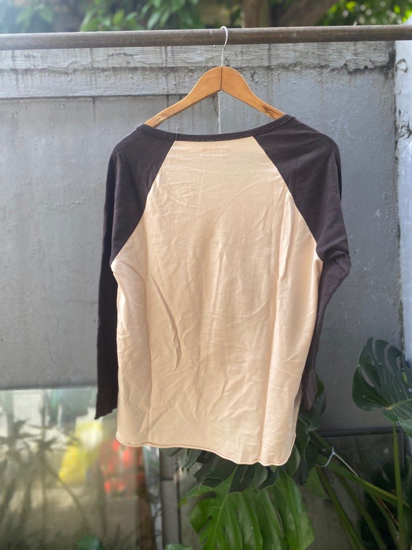 Obey Propaganda Raglan Shirt - Small WOMENS (Category: Tshirts & Polo Shirts ) located in Makati City. Submitted by secondhand.bayonets (Listing ID 1416306916, Image 3). Description: - Obey raglan shirt - Size: Small - Color: Cream body, dark brown sleeves - Features embroidered Obey logo - Style: Crew neck, three-quarter sleeves - Condition: Good.