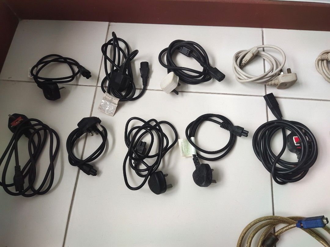 PC Power Cables & Extensions405968350924646400