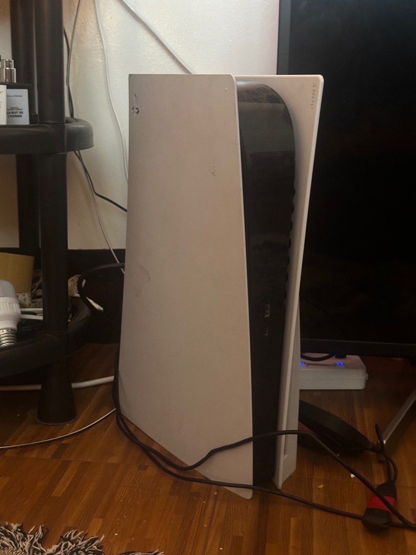 PS5 Disc Version (Category: PlayStation) located in Manila. Submitted by notwithstanding (Listing ID 1416263936, Image 1). Description: Pass sa 15k, Pass sa last price, Pass sa 15k PS5 Phat RFS: barely used comes with games (second slide) with PS5 and PS4 controller complete cords as well issue only is need na replacement liquid thermal. included na thermal liquid, pa install niyo nalang No last price please read carefully .