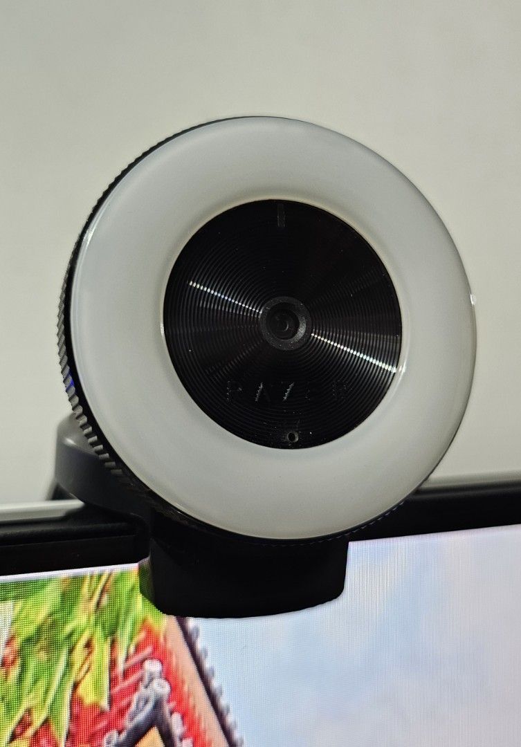 Razer Kiyo Full Camera Control with Ringlight PC Webcam (Category: Webcams) located in Mandaluyong City. Submitted by paolomontano14 (Listing ID 1416352484, Image 3). Description: - Razer Kiyo webcam with built-in ring light - Adjustable brightness settings - Designed for optimal lighting - Easy to mount on top of monitor - Sleek black design.