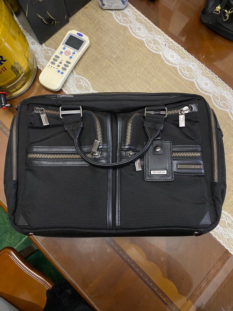 Samsonite GT Supreme (Category: Laptop Bags & Sleeves) located in Mariveles. Submitted by alduaneroxasramos_12 (Listing ID 1416401357, Image 2). Description: Selling my samsonite gt supreme laptop bag (expandable) RFS: no longer using. Too many bags.