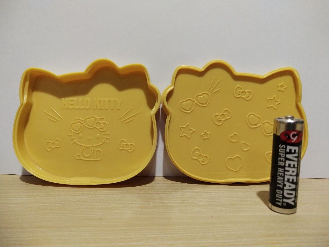Sanrio Tan HELLO KITTY Container (Category: Storage Boxes & Baskets) located in Taguig. Submitted by kyoju_collects (Listing ID 1416425733, Image 3). Description: - From my Own Collection - Used for display only RFS: Decluttering Note: - Price + Shipping Fee - What you see is what you get MOP: Gcash LEGIT SELLER 💛💛💛 PM me for more inquiries! Thank you!.