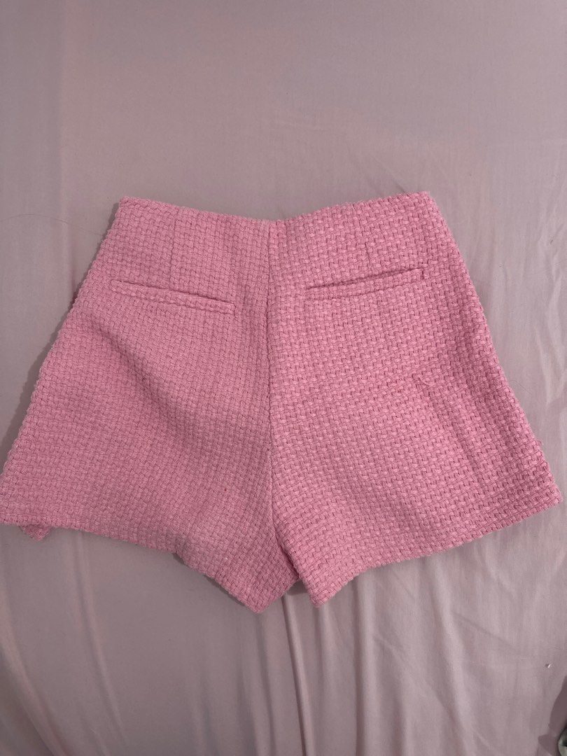 Shein Pink Tweed Skort XS (Category: Skirts) located in Quezon City. Submitted by mary.declutters (Listing ID 1416315237, Image 2). Description: .