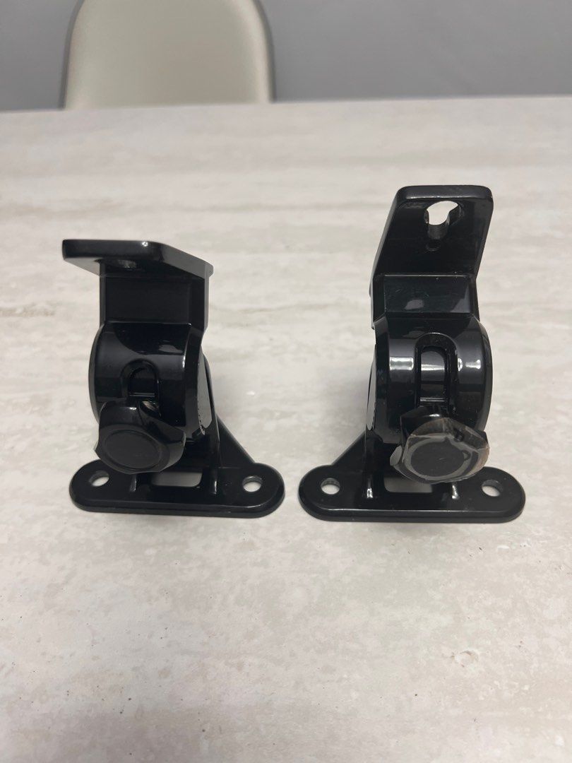 Speakers wall bracket475378185867120640