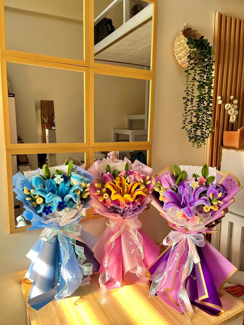 Tangled inspired flower Bouquet (Category: Flowers & Bouquets) located in Mandaluyong City. Submitted by beebloomsbyfrancia (Listing ID 1416401817, Image 1). Description: Made to order (no to rush please) Handmade flower bouquet Available colors : Purple, Skyblue, Red, orange, and brown Pick up: Mandaluyong.
