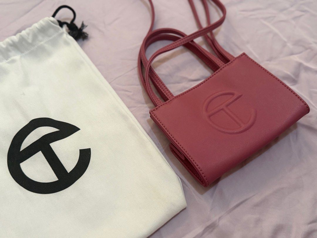 Telfar Small Shopping Bag (Category: Cross-body Bags) located in Quezon City. Submitted by mdlrrr (Listing ID 1416320839, Image 3). Description: Super pretty and one of my favorite colors, but I just don’t get to use it as much so it’s brand new condition. 💕 Slightly negotiable so feel free to send yours offers if it’s reasonable. Would rather keep than sell low ☺️ Rfs: Decluttering my bag collection .
