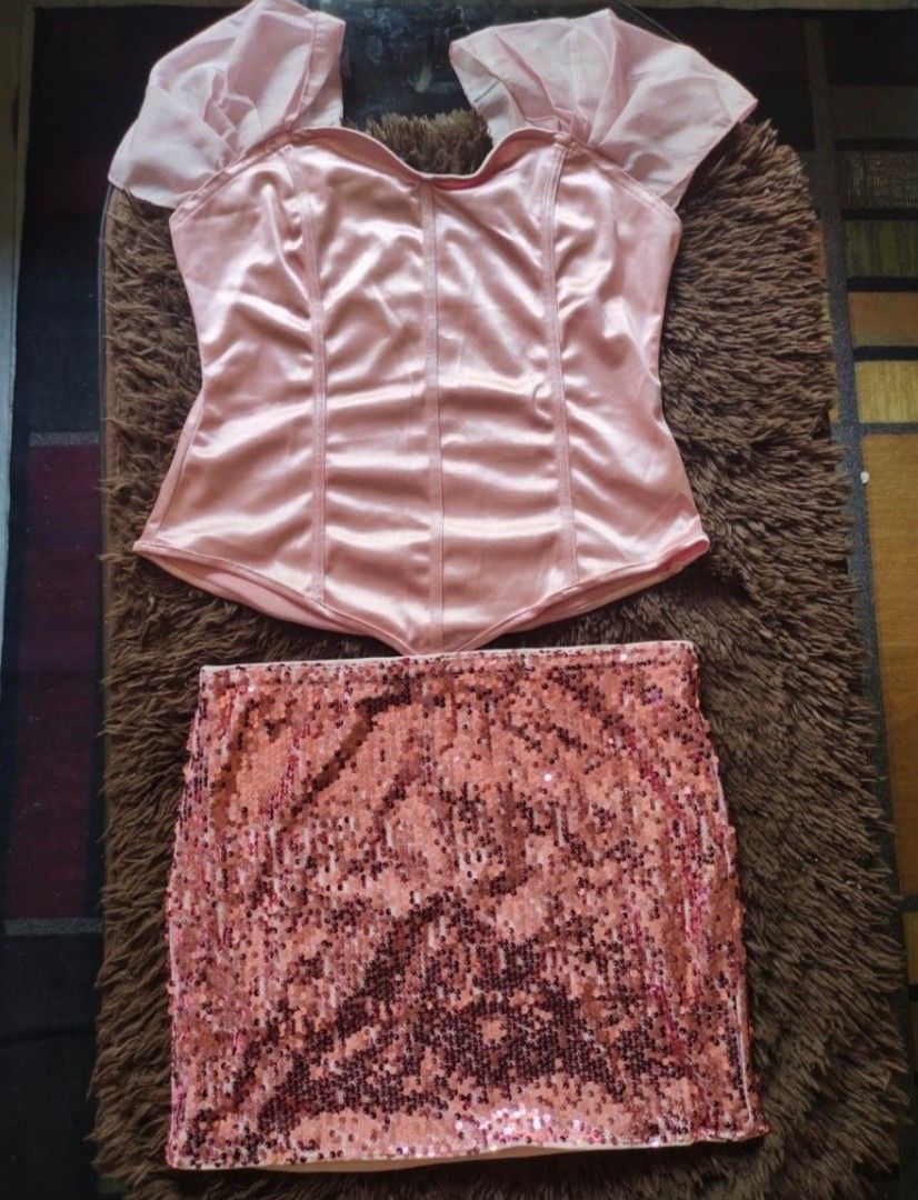 Terno pink Sequence skirt (Category: Skirts) located in Manila. Submitted by arniegay (Listing ID 1362242487, Image 3). Description: selling very low pls no haggling bnew terno rfs: wrong size orig price and size chart is already in the picture. pls check. thank you.