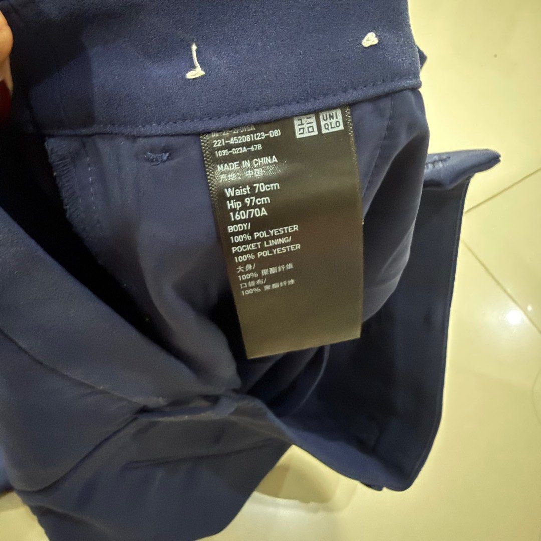 Uniqlo Drape Wide Leg Pants (Category: Other Bottoms) located in Angeles City. Submitted by percydlr (Listing ID 1416270516, Image 2). Description: 10/10 color rate Like new Dark blue color W29-30 L28 Rfs decluttering.