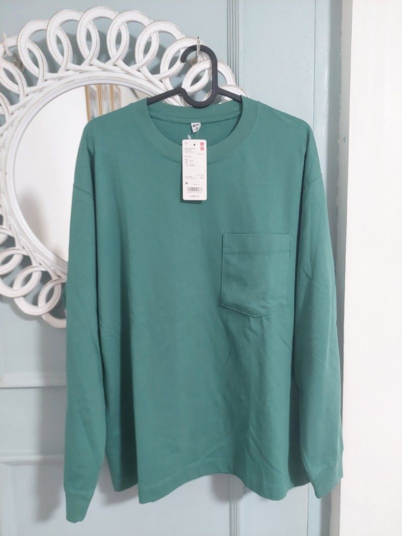 Uniqlo Long Sleeve Shirt for Men - Medium (Category: Tshirts & Polo Shirts ) located in Paranaque City. Submitted by coolfinds23 (Listing ID 1416396993, Image 1). Description: Uniqlo Long Sleeve Shirt for Men Size: Medium Chest: 22 in. / Length: 26.5 in. Color: Green Brand new with tag. No issues. RFS: Decluttering MOP: GCash/Bank transfer Shipping c/o buyer. *No returns and cancellations. *Color may differ slightly in photos. Thank you for visit